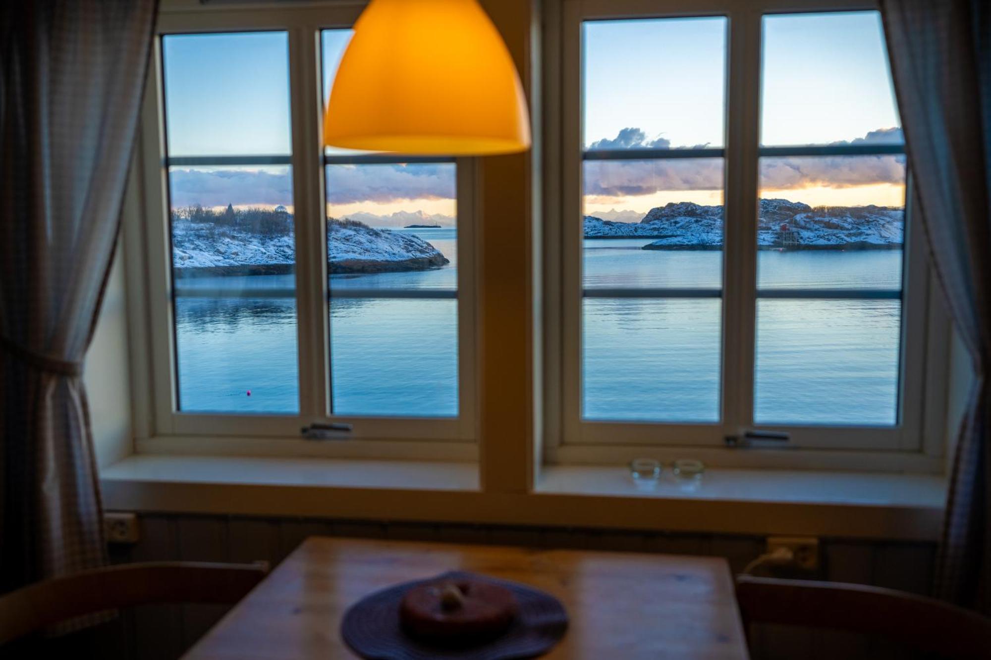 Hotel Henningsvaer Rorbuer Exterior foto