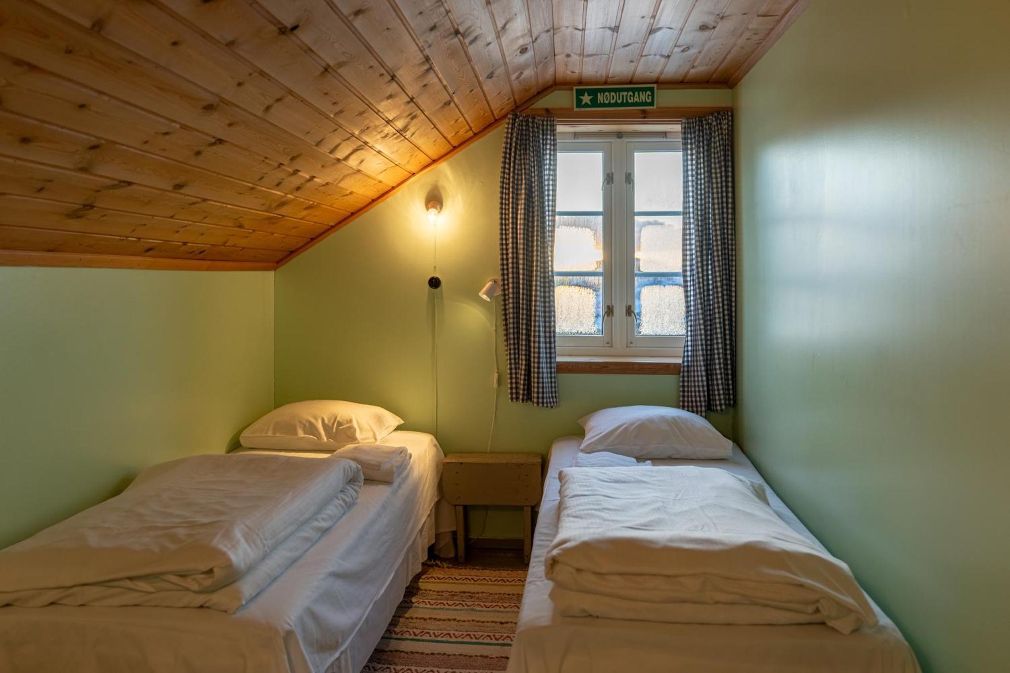 Hotel Henningsvaer Rorbuer Exterior foto